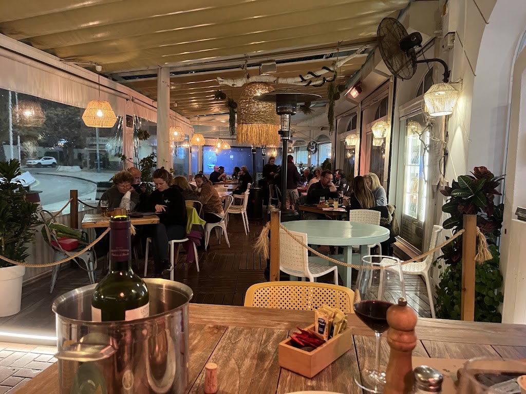 Arena Resto&Bar — Ambiente