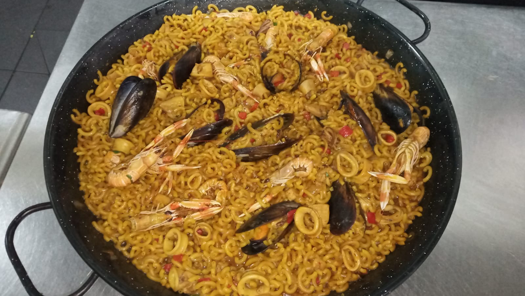 Bar restaurante Mallorca — Comida y bebida