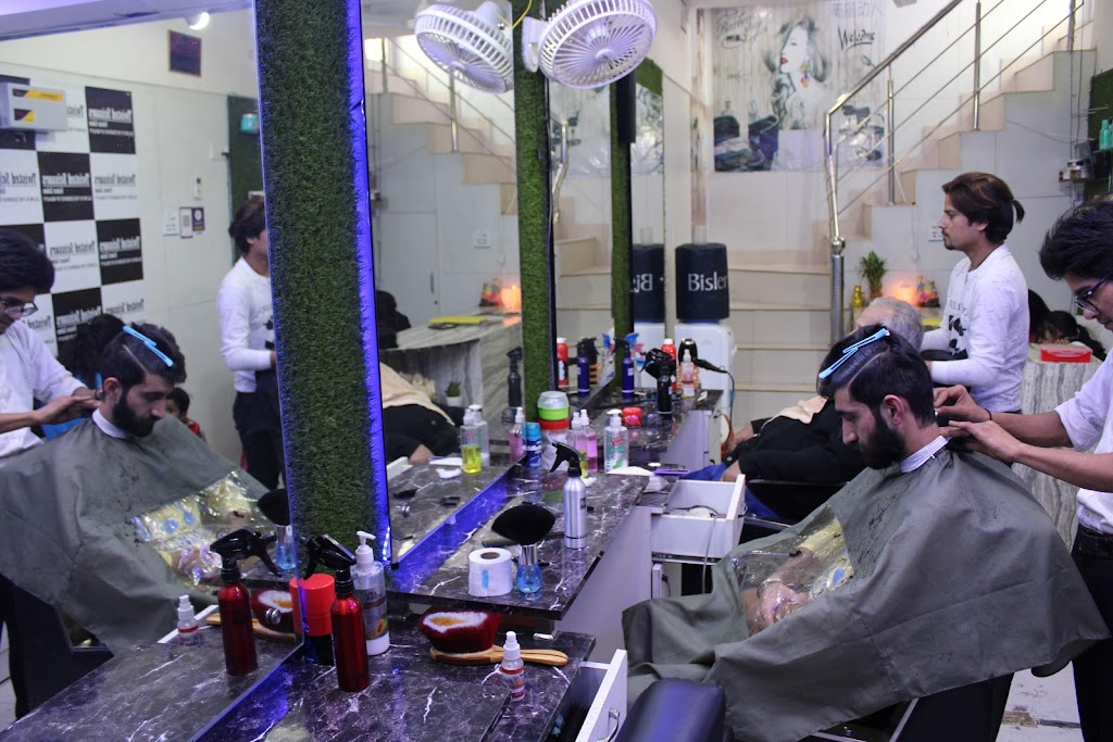 Twisted Scissors Unisex Saloon