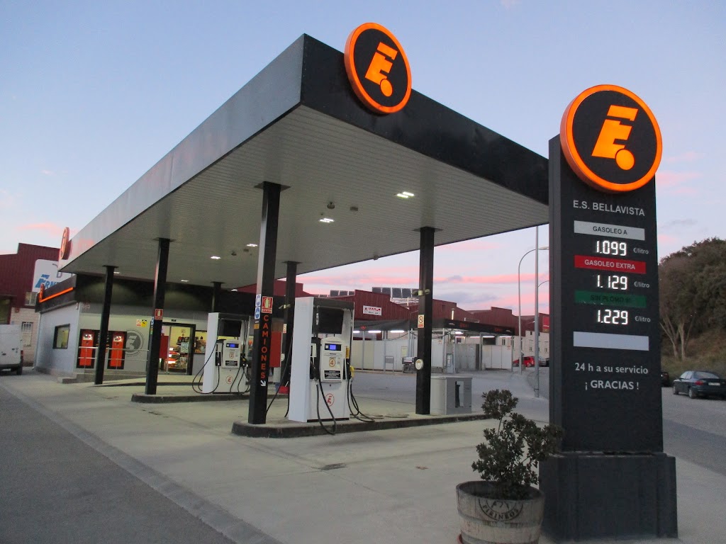 Estacion de Servicio Bellavista — Exterior