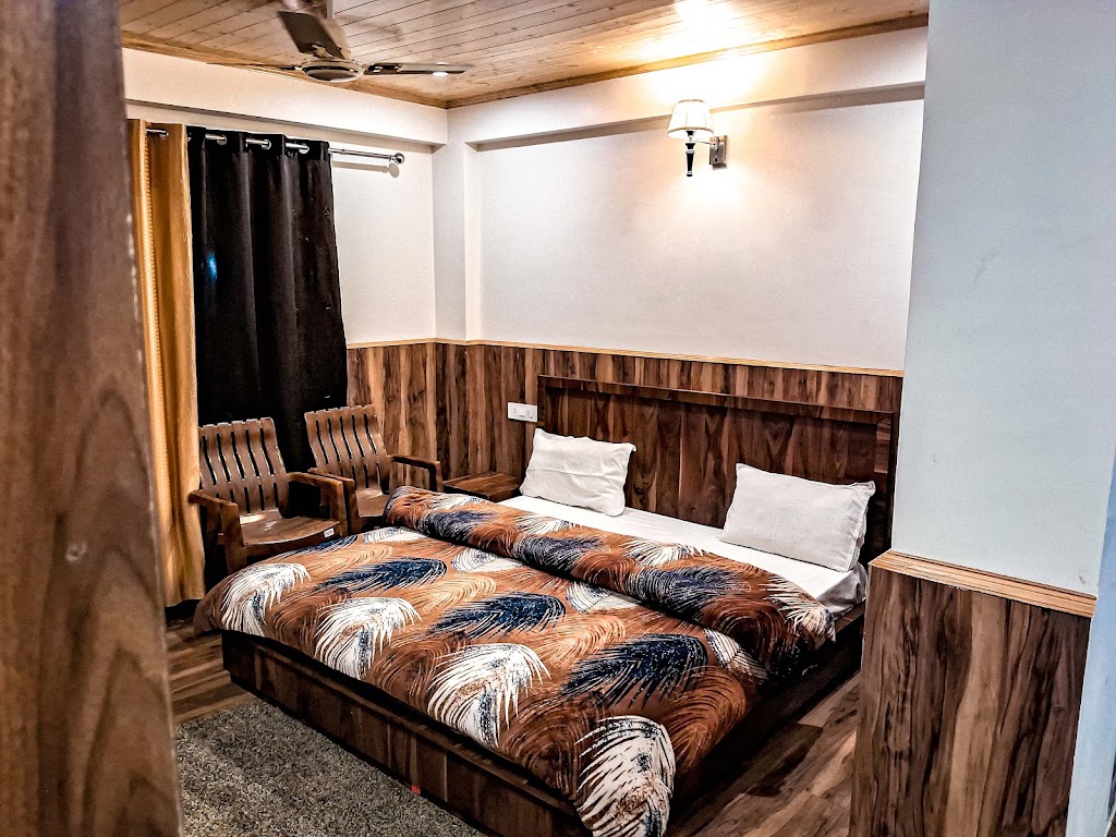 Gayatri Lodge Hotel In Kasauli