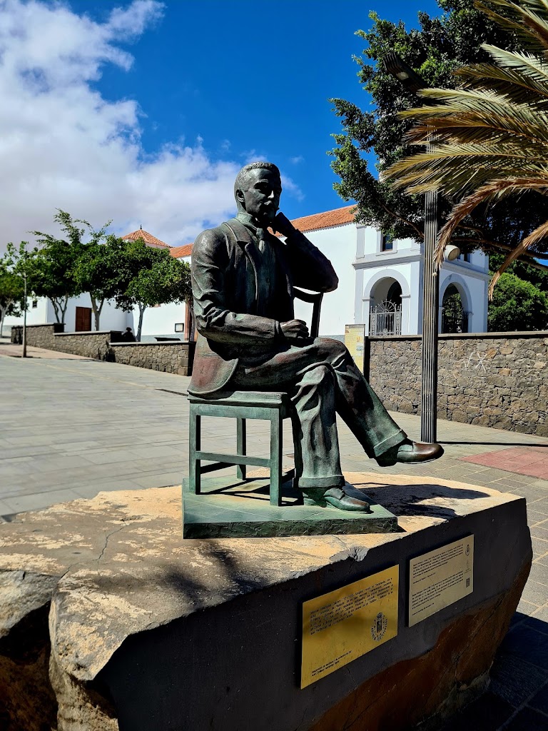 Monumento a Don Manuel Velazquez Cabrera