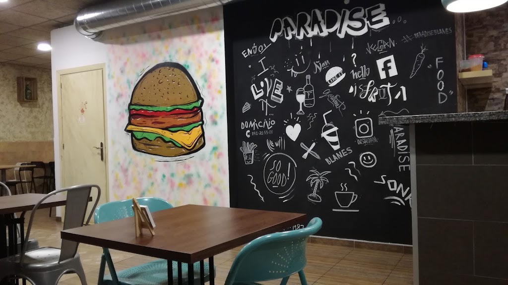 Paradise Hamburgueseria | Blanes — Ambiente