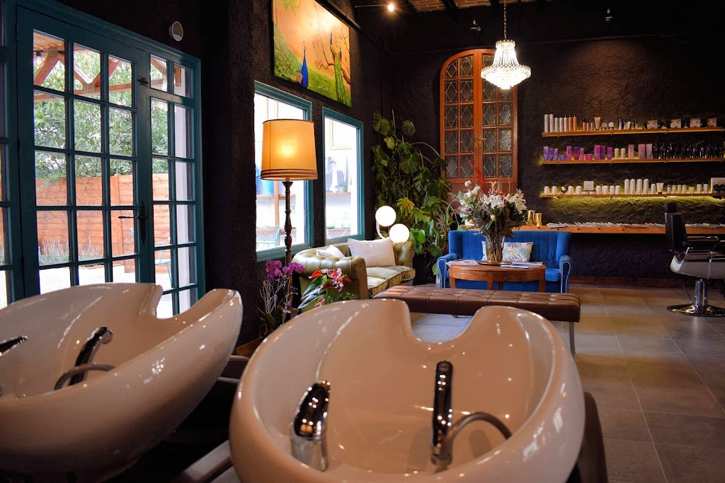 Christian Rios Hairdressing & Barber — Del propietario