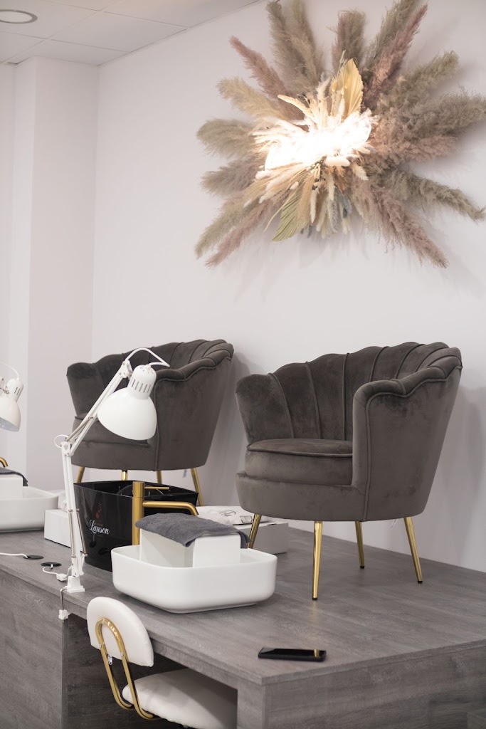 anua nails & beauty studio — Del propietario