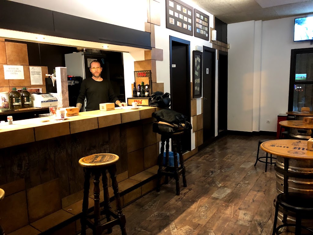 Bar-Cafeteria Los Olmos — Ambiente