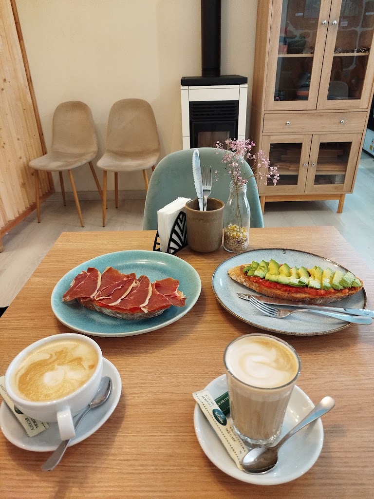 Saborearte Cafe y Brunch — Comida y bebida