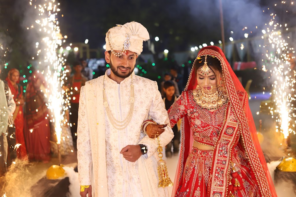 Savi Chaudhary The Luxury Salon