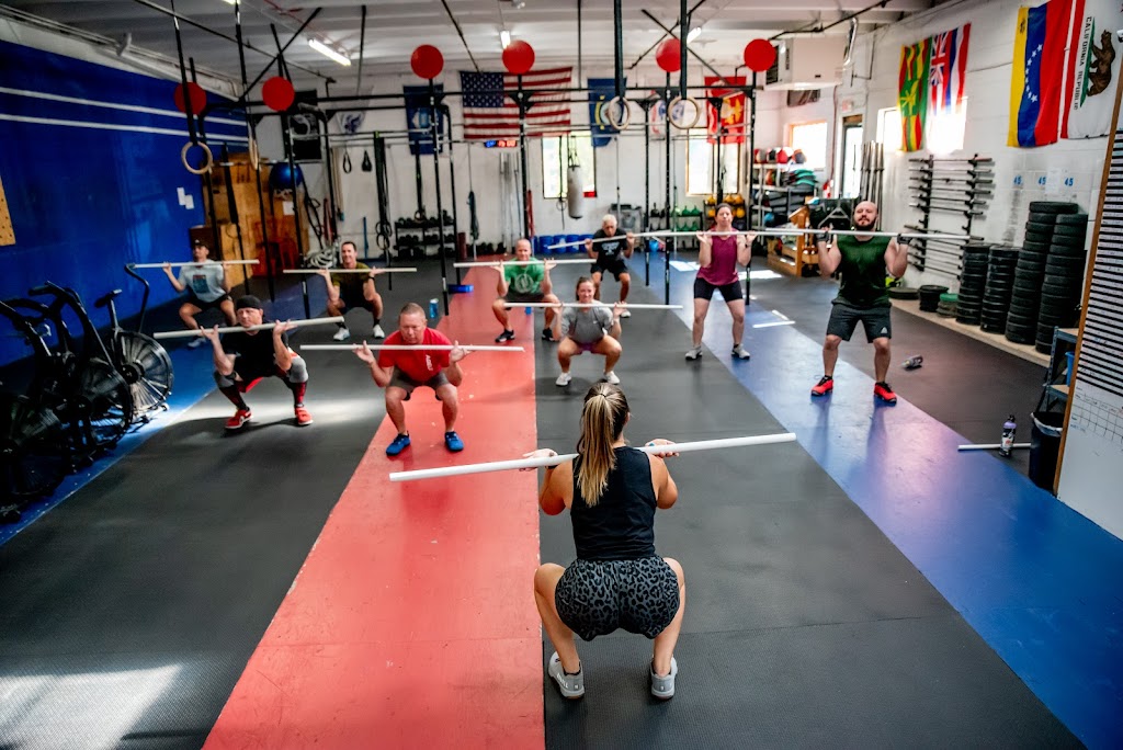  CROSSFIT CLOUT & CLOUT G﻿YM