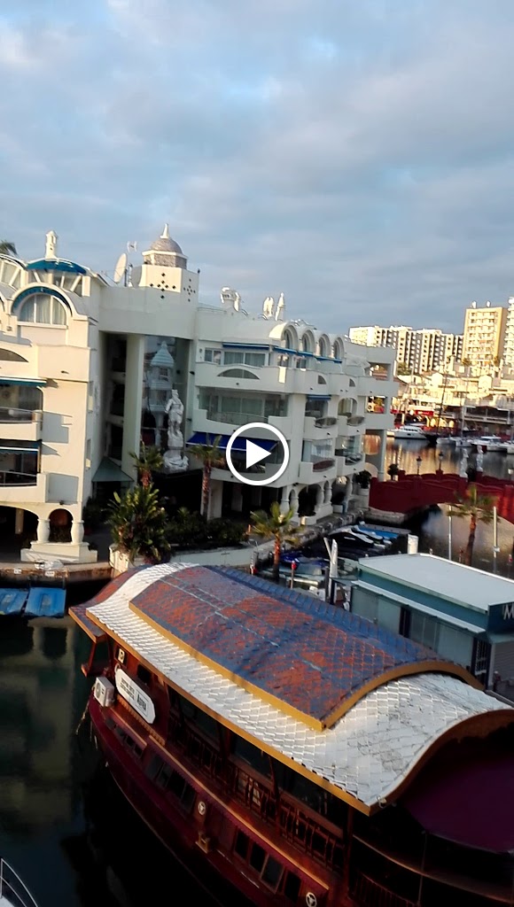 Bar kaleido Puerto Marina — Videos