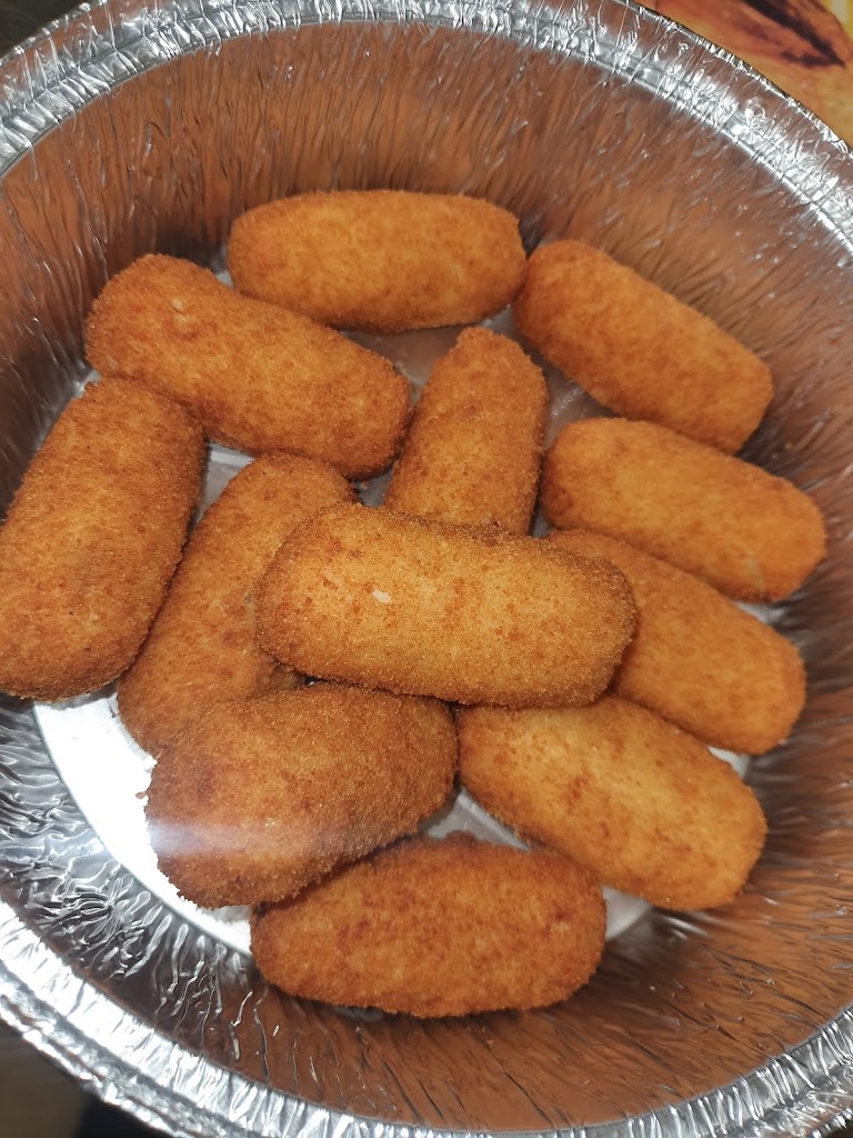Pollos Asados La Estacion — Comida y bebida