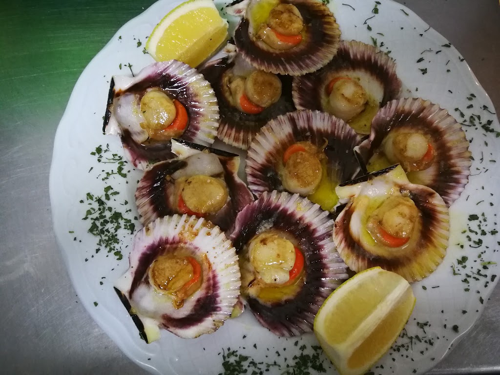 Sidreria El Cascayu — Comida y bebida