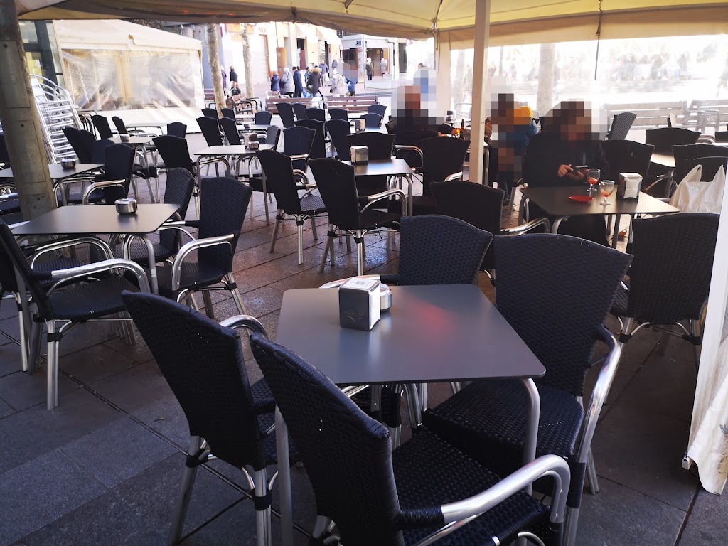 Restaurant Placa Vella Cafe — Ambiente