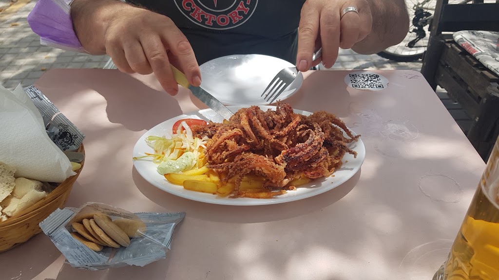 Bar Restaurante Polideportivo — Comida y bebida