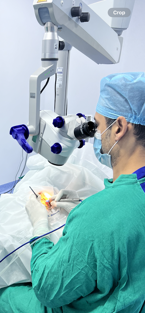 Dr Mohmad Uzair Zakai Best Eye Doctor Cataract Surgery Eye Specialist
