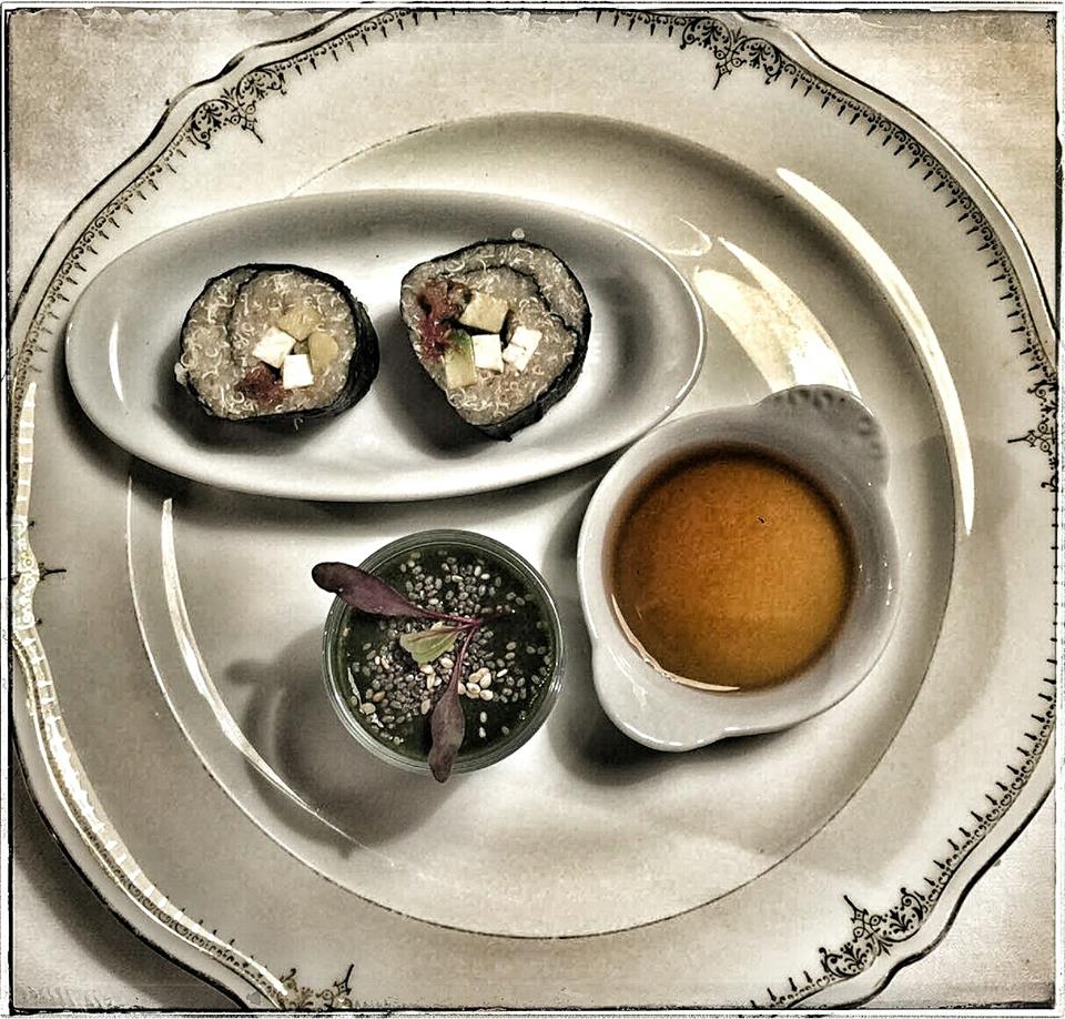 Restaurante Petit Komite — Comida y bebida