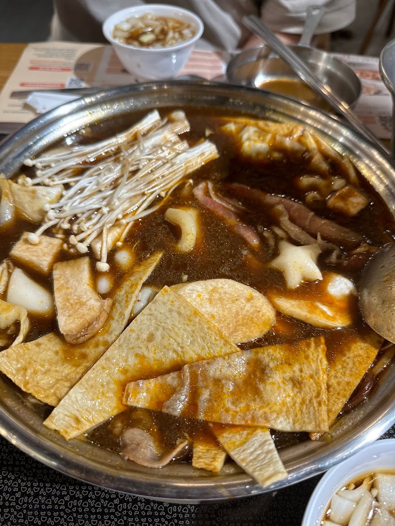 兩餐韓國年糕火鍋 林口A8店 的照片