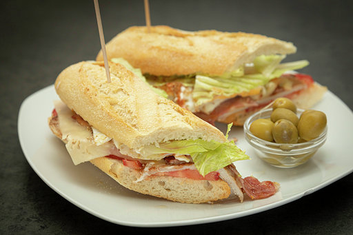 Cafe & restaurant Estaciones — Comida y bebida