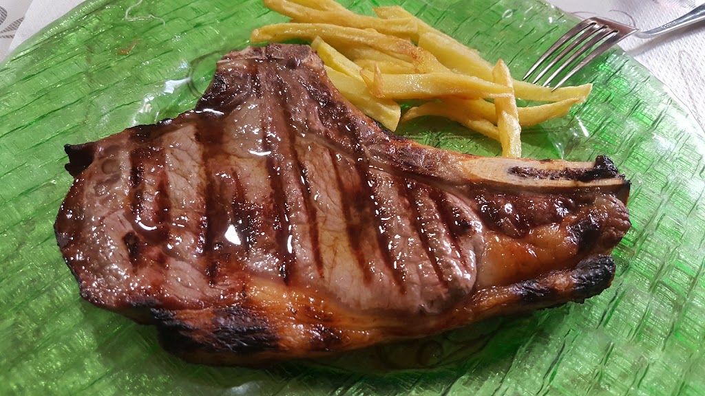 Cerveceria Bar Sevilla — Comida y bebida