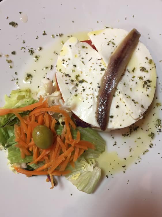 Bar Restaurante La Granja 9 — Comida y bebida