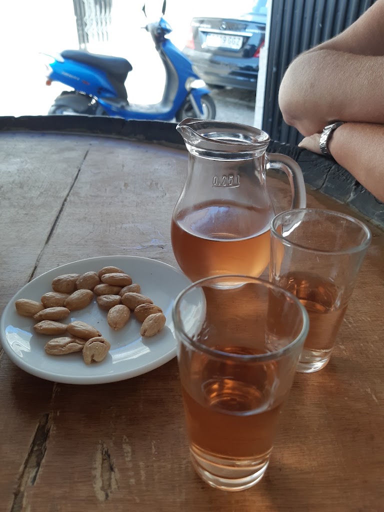 Bar Zampuzo El Rata — Comida y bebida