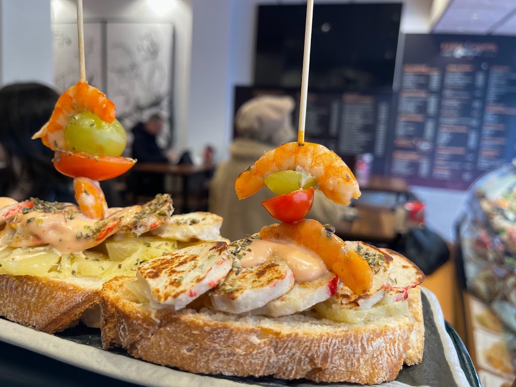 Bar Barra Y Mantel — Comida y bebida