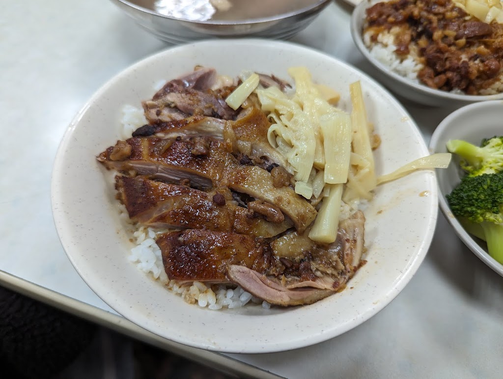 鴨香飽鴨肉麵 的照片