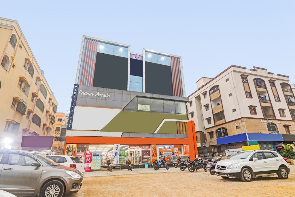 Super Oyo Townhouse 1010 The Fern Suites