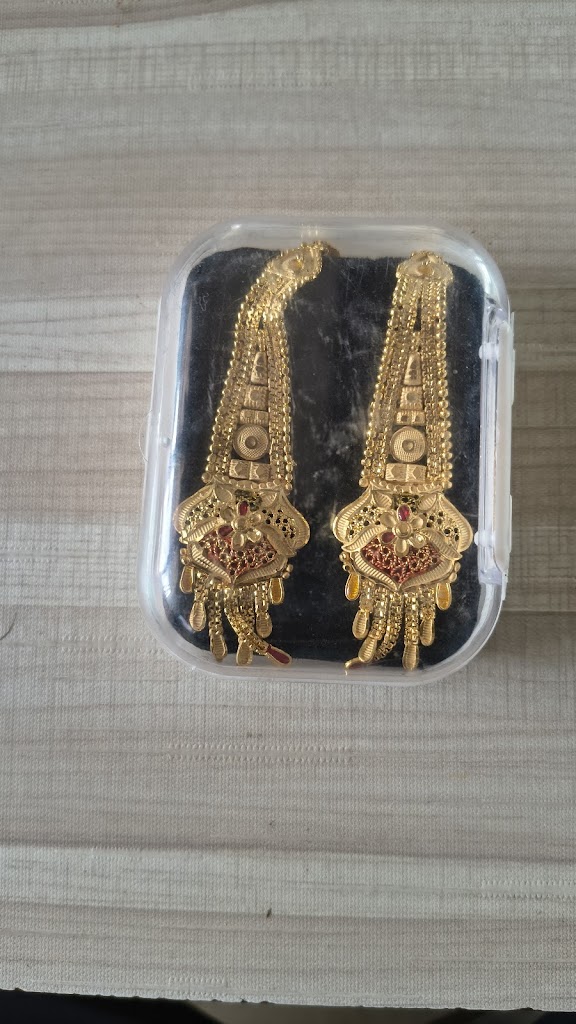 Saloni General Store And Beauty Parlour