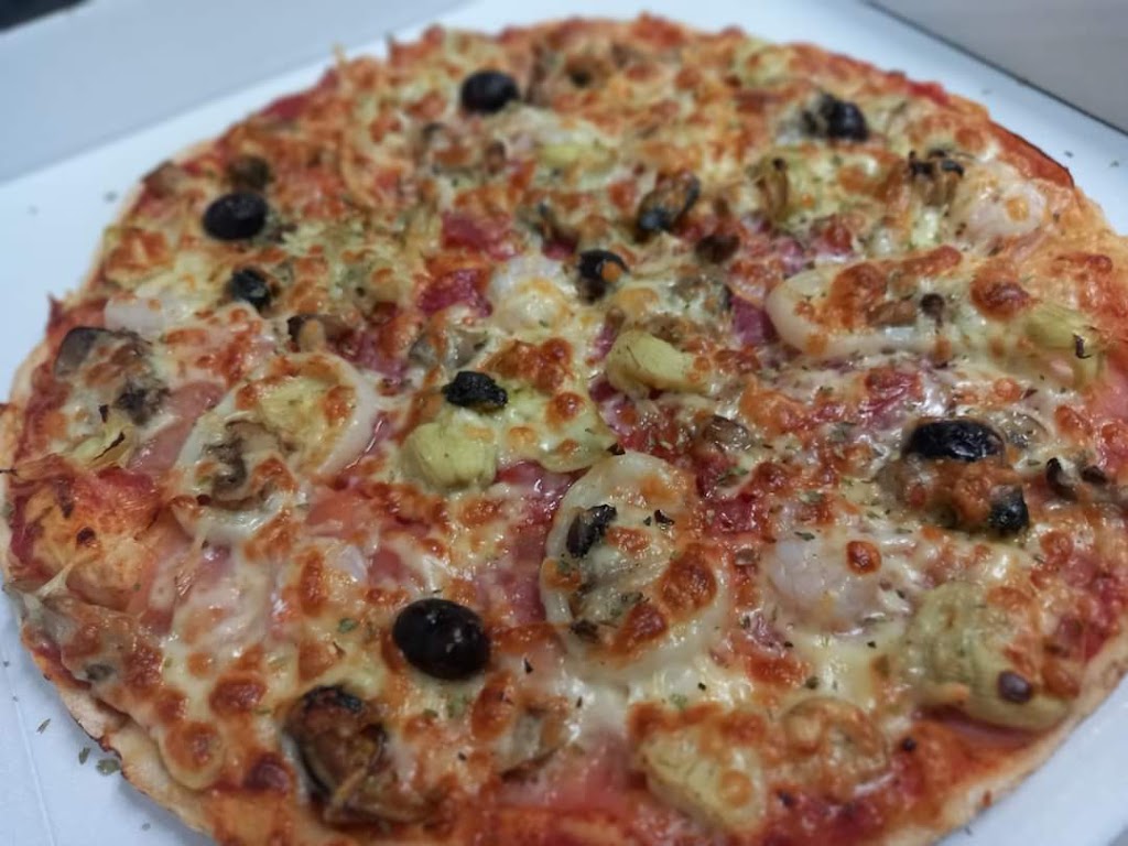Pizzeria Capry — Pizza