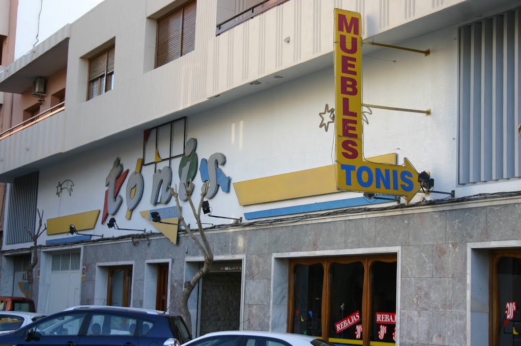 Muebles Tonis. Tonis Mueblistas
