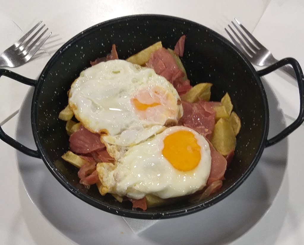 Can Tony + Q Tapas — Del propietario