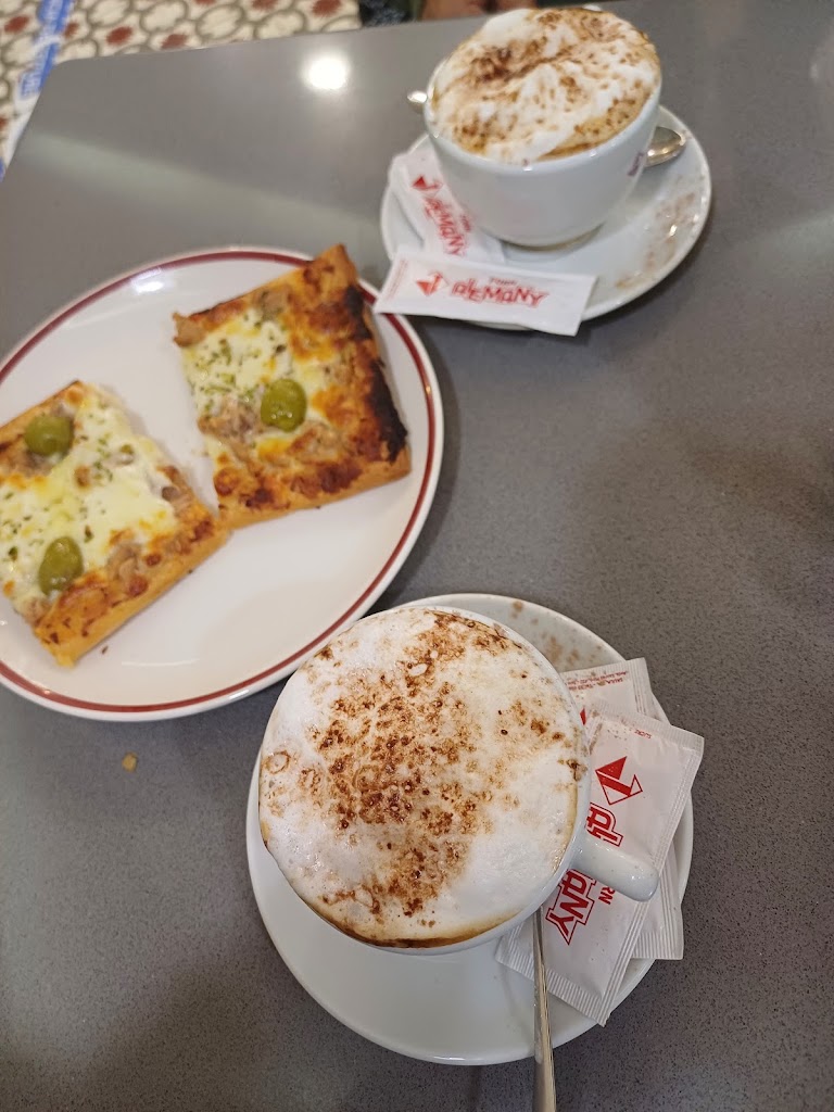 Forn Alemany de la Cantonada — Comida y bebida