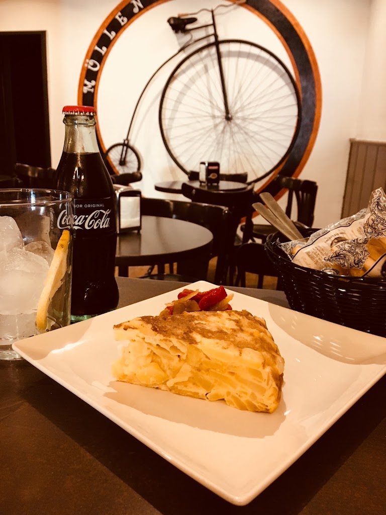 Mullen Bar — Comida y bebida