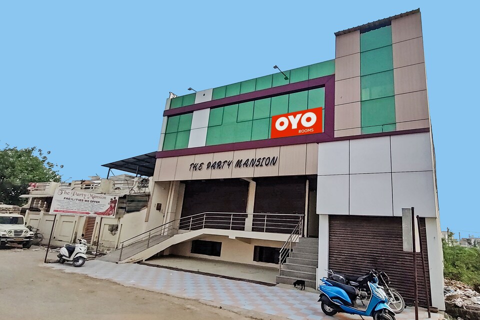Oyo The Party Mansion