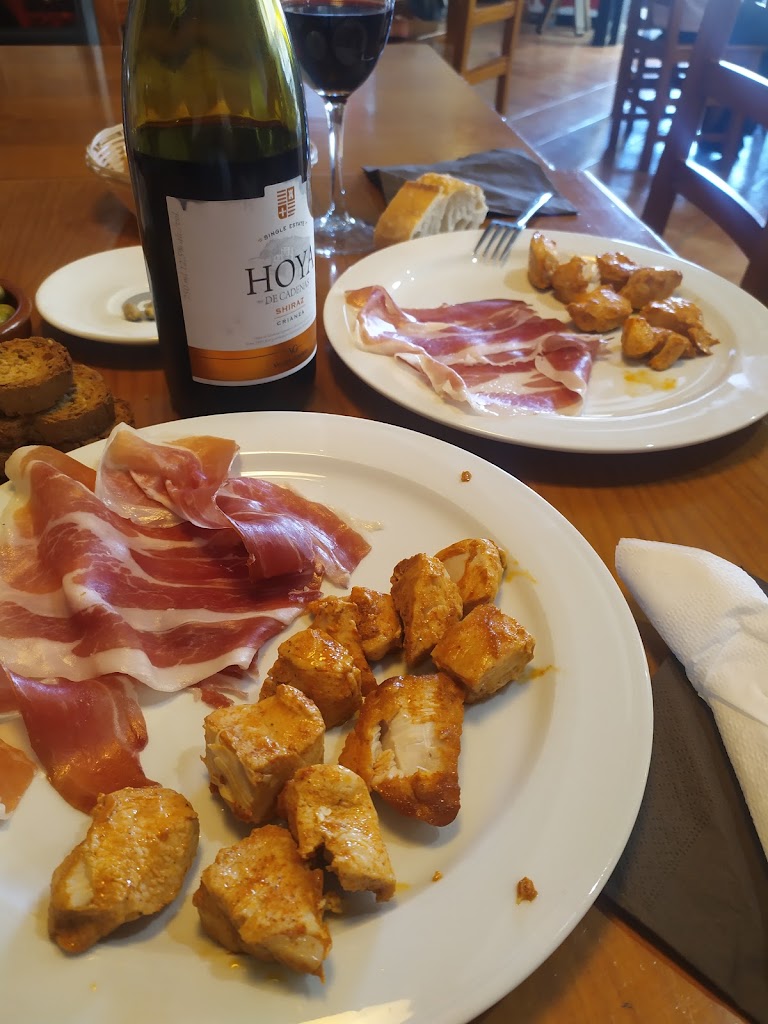 MARTIN POLIDEPORTIVO — Comida y bebida
