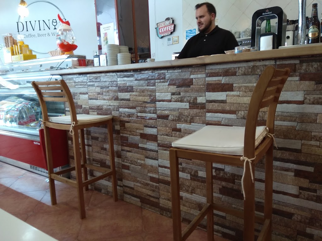 Cafeteria Cerveceria Divino's — Ambiente