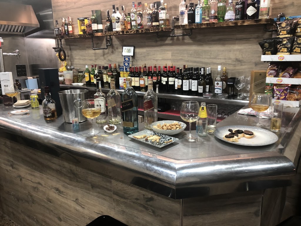 Juanito's Bar y Tapas