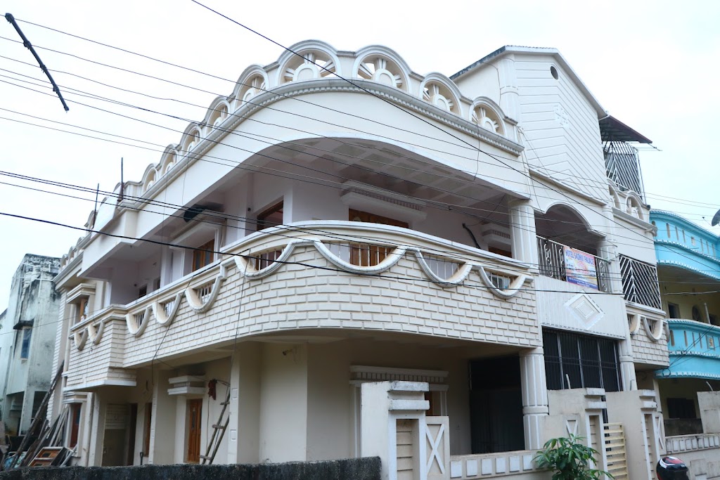 Hotel Sadhvi Palace