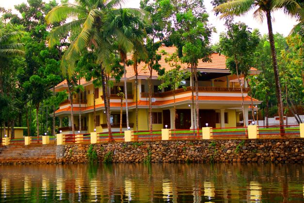 Dollar Bird Lake Retreat