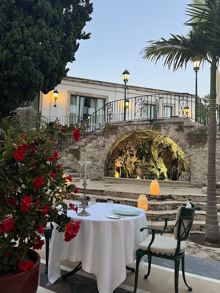 Restaurant Candlelight by Romain Fornell