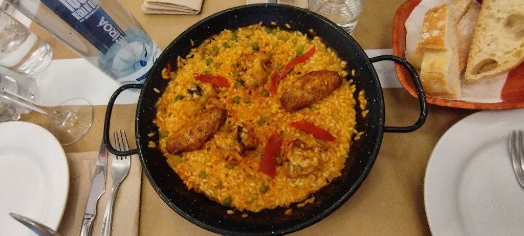 Restaurante JB — Comida y bebida