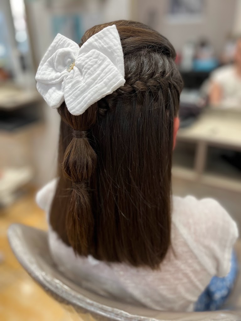 Corta-T Peluqueria y Estetica unisex — Del propietario