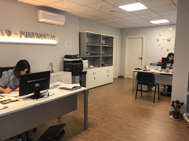 Taller Mecanico Auto - Fuensanta — Interior