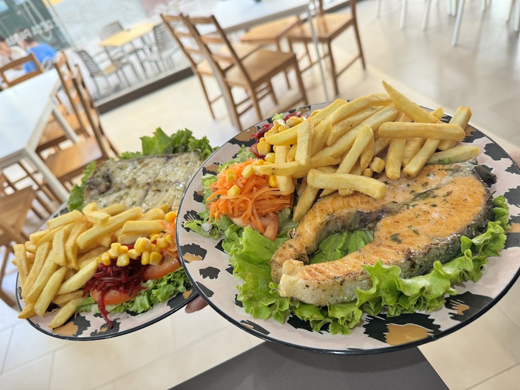 Arena Bistro — Comida y bebida