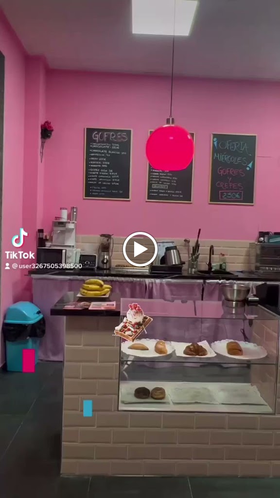 Gofreria Creperia Patricia — Videos