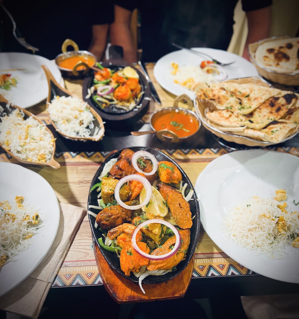 Bombay Tacos Lo Pagan — Comida y bebida