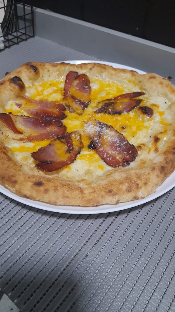 Pizzeria - Cristal — Comida y bebida