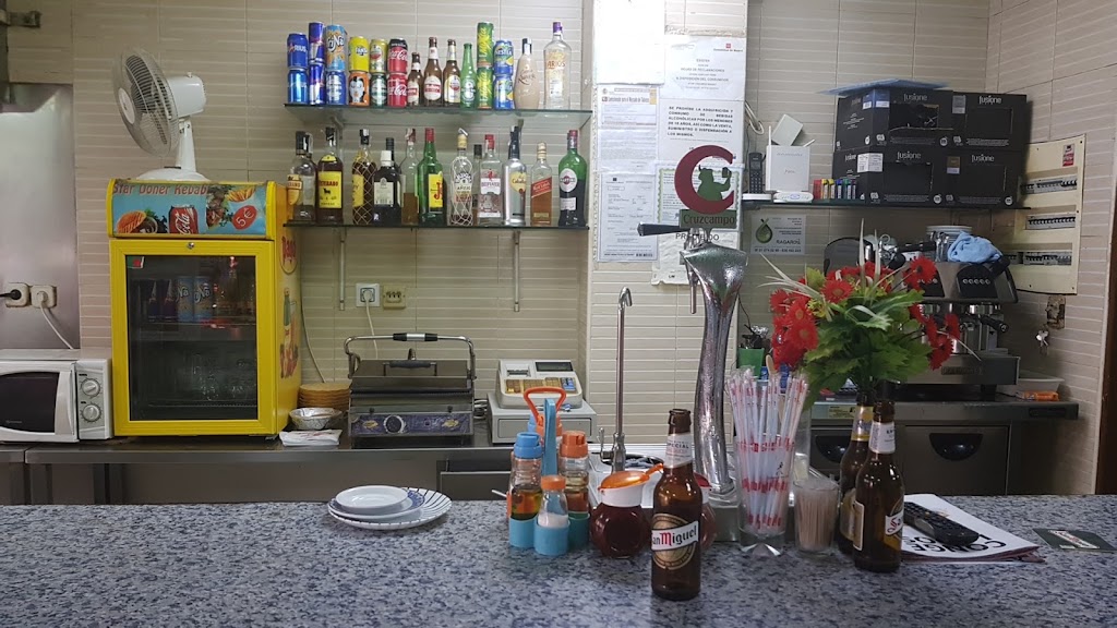 STAR DONAR KEBAB SILIM FRENTE DE BAR CASA ANDALUCIA — Ambiente