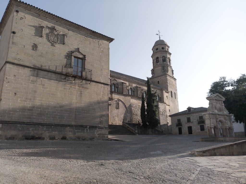 Paco Guzman — Exterior